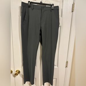 Old Navy Mens Go-Dry Cool Hybrid Stretch Golf Pants, gray 34x32.